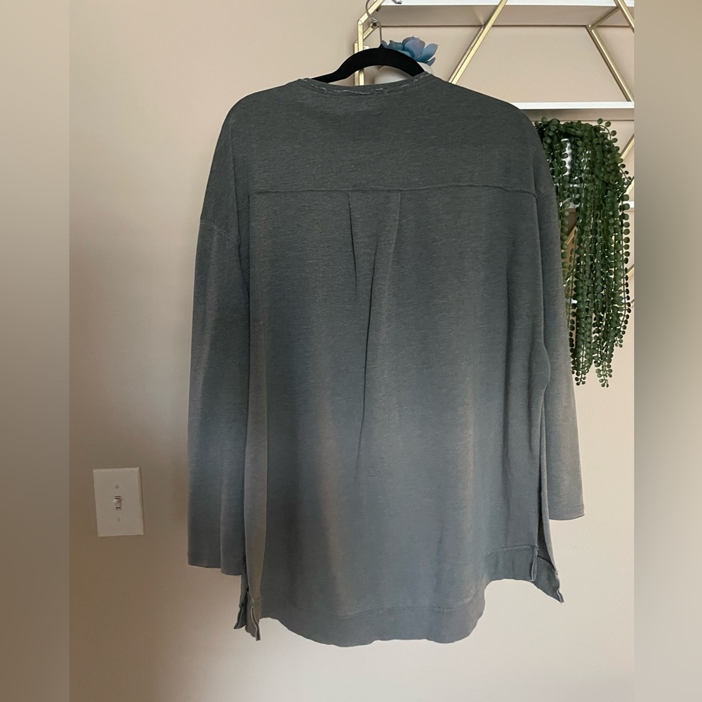 Z Supply Weekender top - Picture 3 of 6